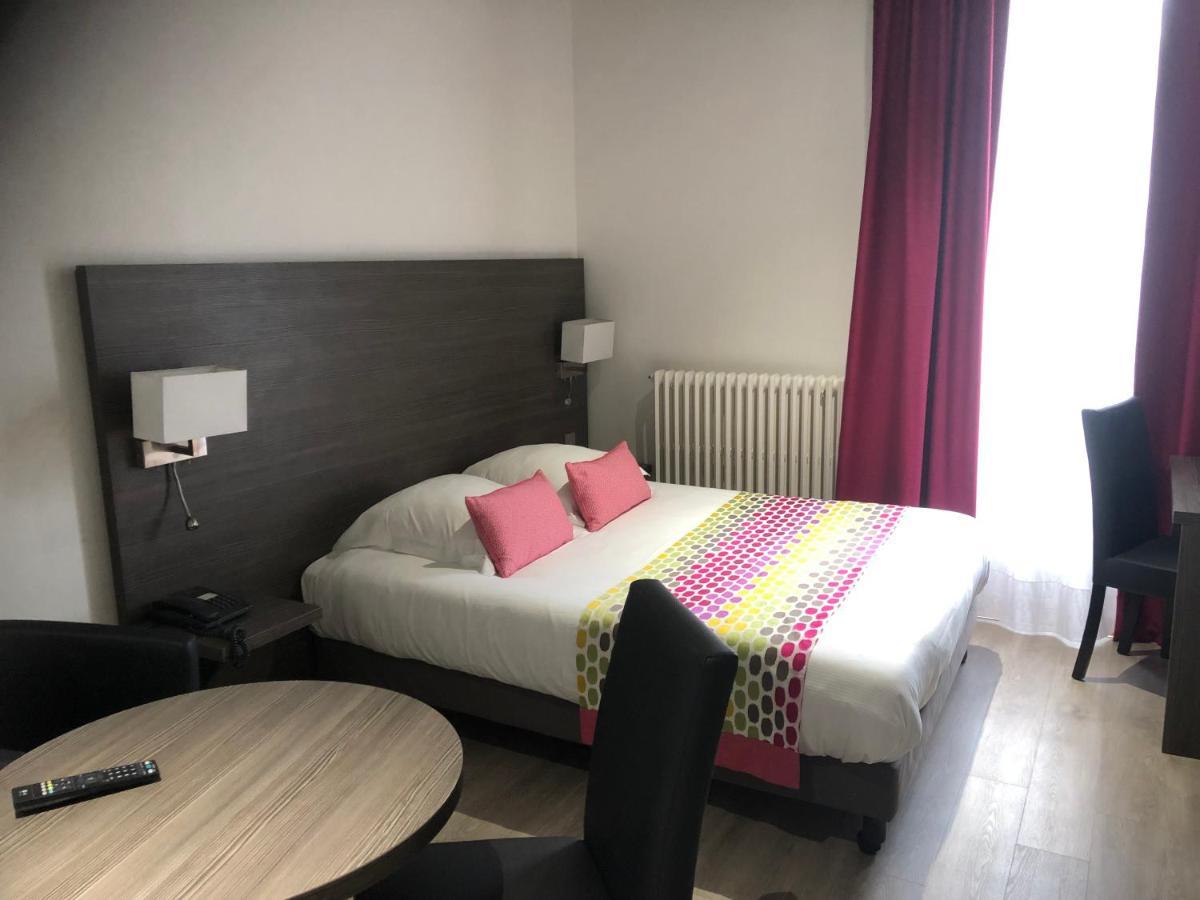 Hotel Montespan Bourbon-lʼArchambault Esterno foto